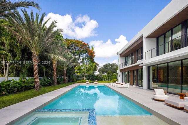 6200 SW 123rd Ter, Pinecrest, FL 33156