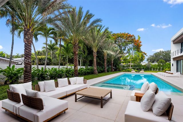 6200 SW 123rd Ter, Pinecrest, FL 33156