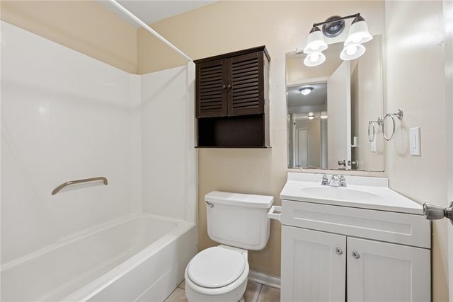 3202 Forestwood Drive, Bryan, TX 77801