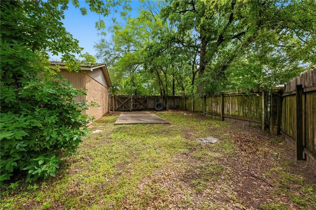 3202 Forestwood Drive, Bryan, TX 77801
