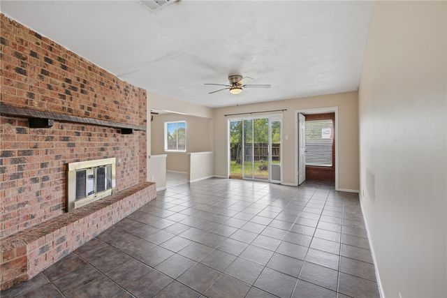 3202 Forestwood Drive, Bryan, TX 77801