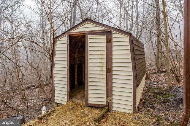 57 FOX CREEK RD, Wrightsville, PA 17368