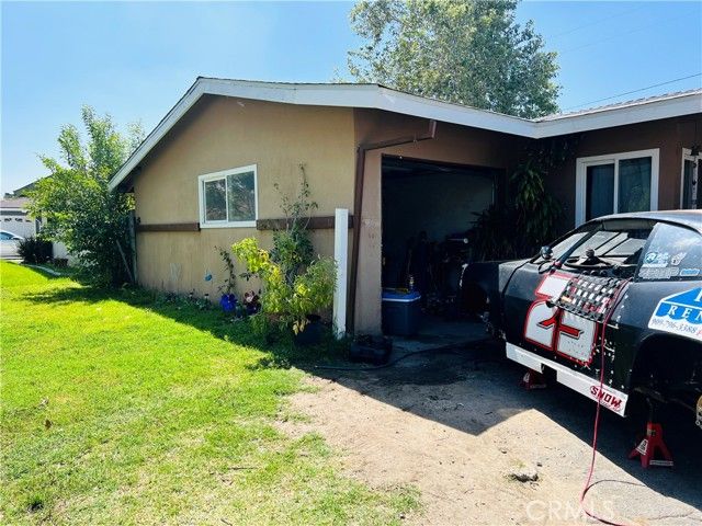 122 E Pioneer Avenue, Redlands, CA 92374