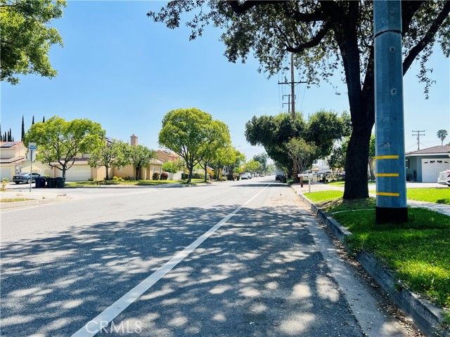 122 E Pioneer Avenue, Redlands, CA 92374