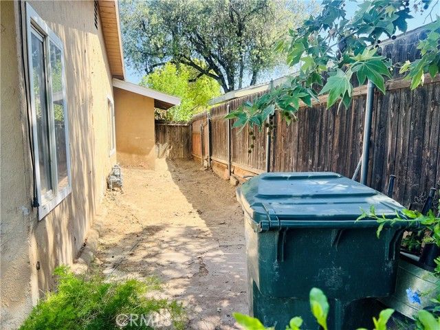 122 E Pioneer Avenue, Redlands, CA 92374