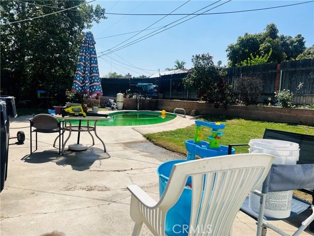 122 E Pioneer Avenue, Redlands, CA 92374