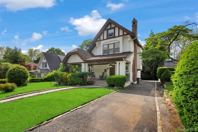 51 Maple Drive, Great Neck, NY 11021