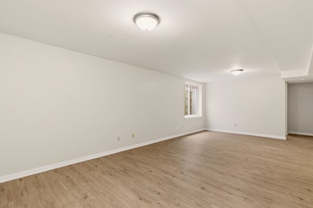 1202 S Stoneybrook Cir, Wichita, KS 67207