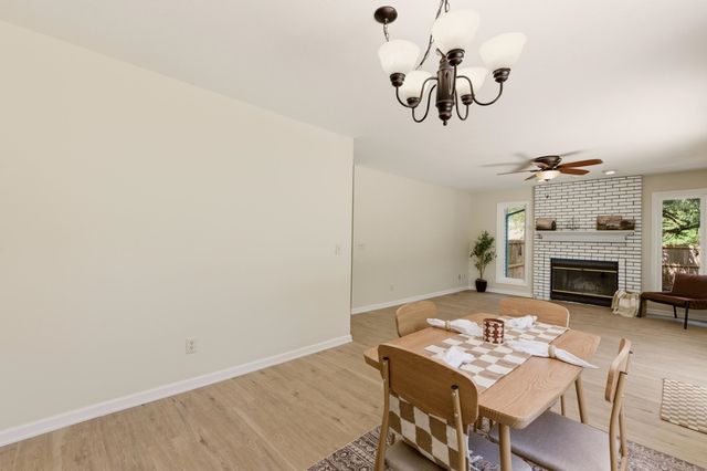 1202 S Stoneybrook Cir, Wichita, KS 67207