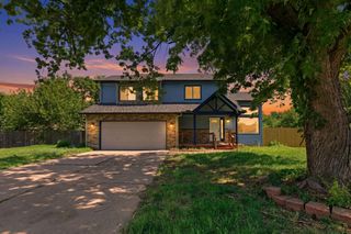 1202 S Stoneybrook Cir, Wichita, KS 67207