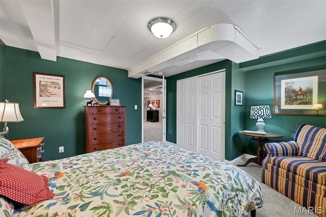 5949 Highfield Road, St Louis, MO 63109