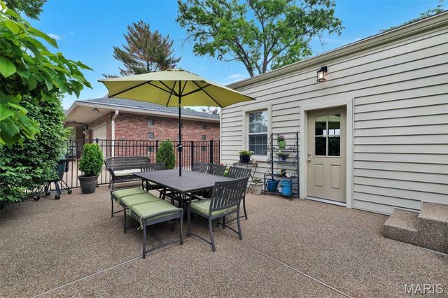 5949 Highfield Road, St Louis, MO 63109
