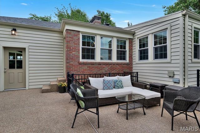 5949 Highfield Road, St Louis, MO 63109