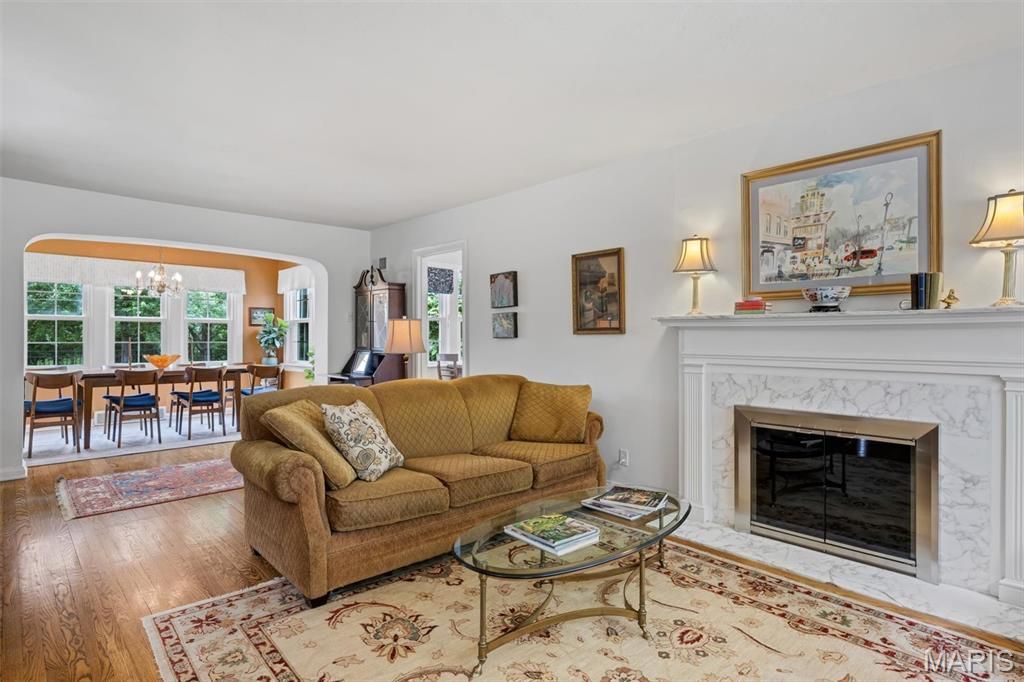 Image 11 of property listing at 5949 Highfield Road, St Louis, MO 63109
