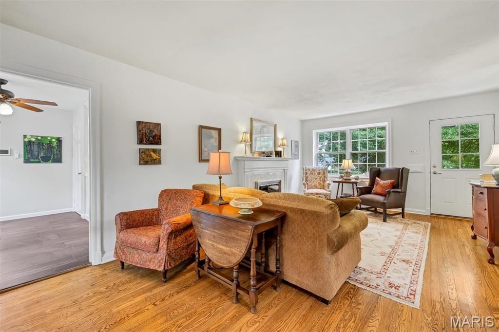 Image 14 of property listing at 5949 Highfield Road, St Louis, MO 63109