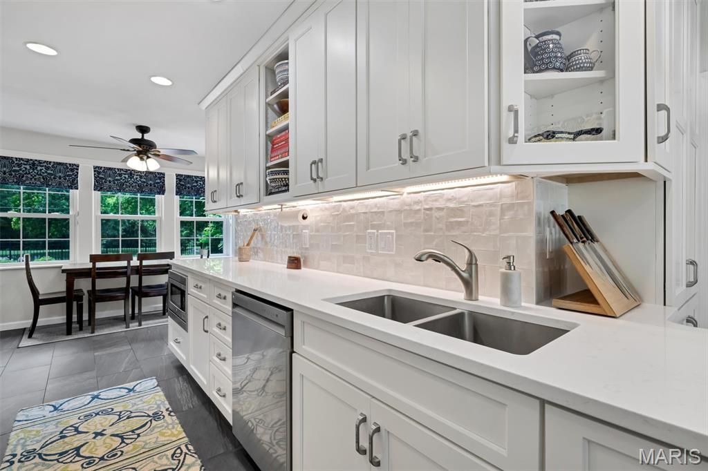 Image 27 of property listing at 5949 Highfield Road, St Louis, MO 63109