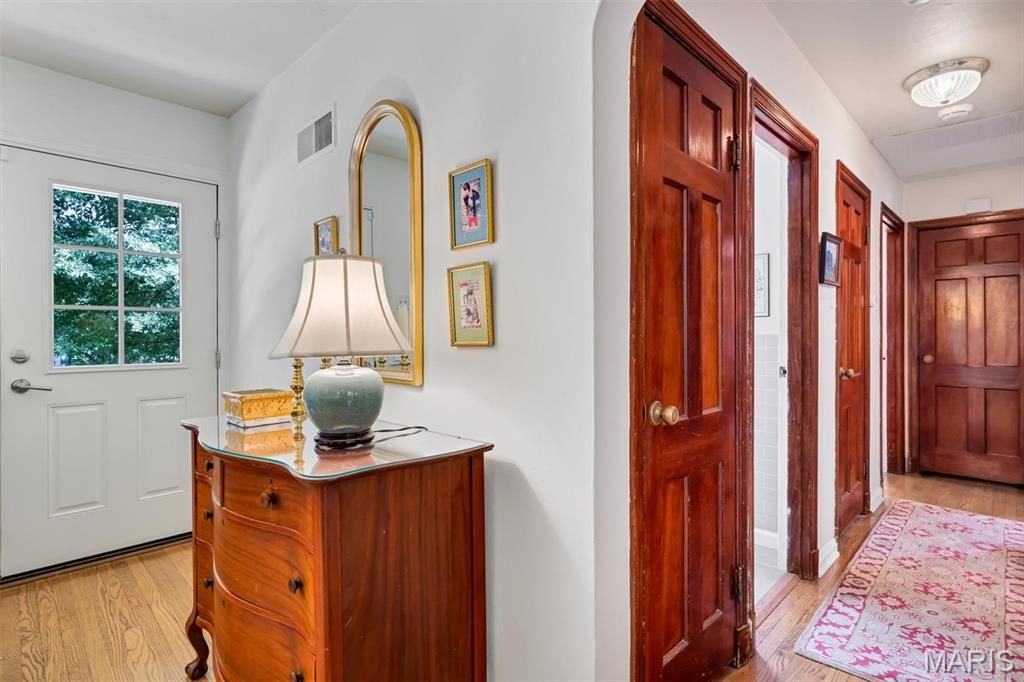 Image 29 of property listing at 5949 Highfield Road, St Louis, MO 63109