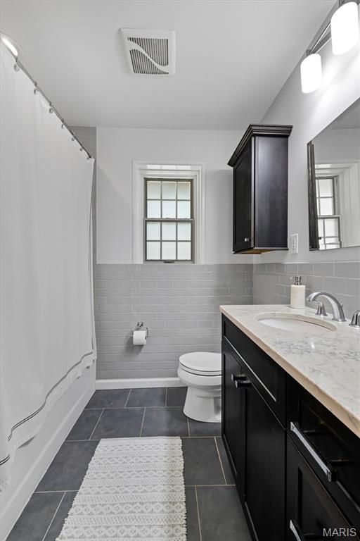 Image 30 of property listing at 5949 Highfield Road, St Louis, MO 63109