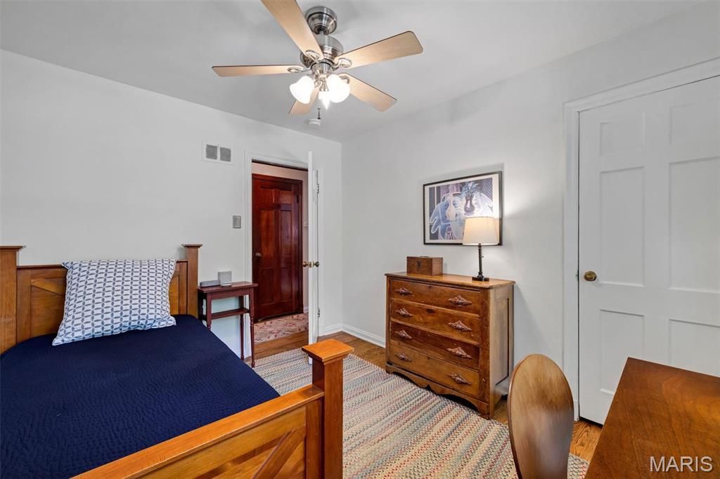 Image 33 of property listing at 5949 Highfield Road, St Louis, MO 63109