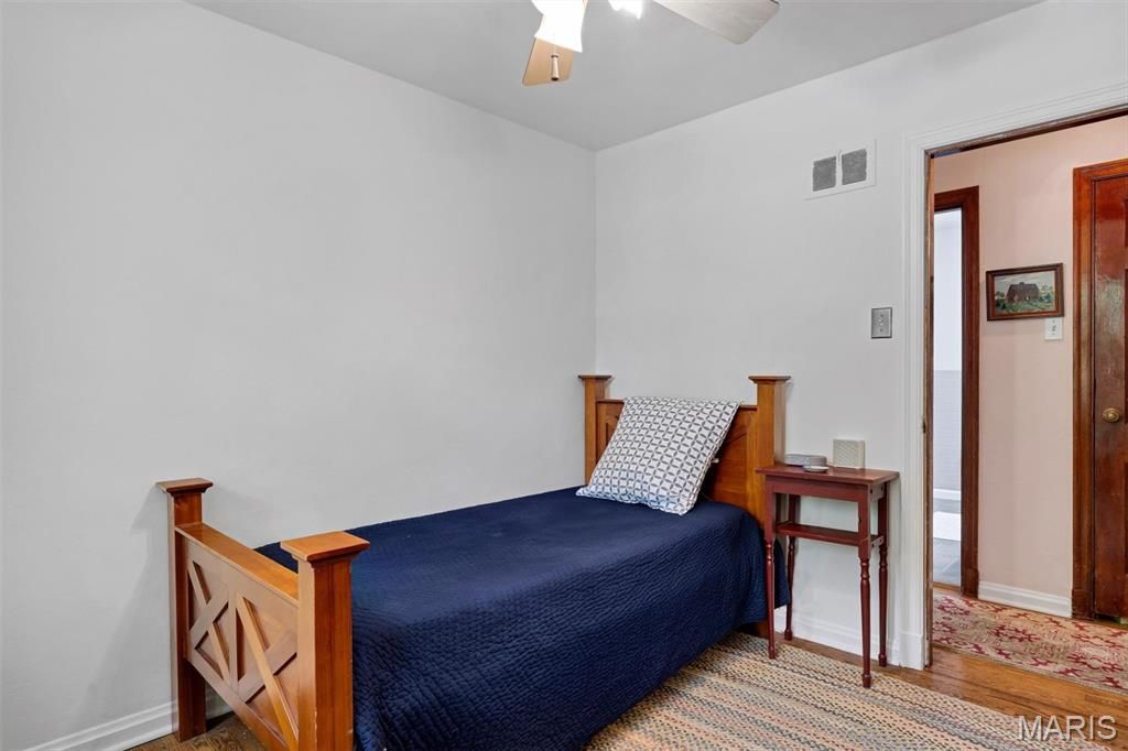 Image 34 of property listing at 5949 Highfield Road, St Louis, MO 63109