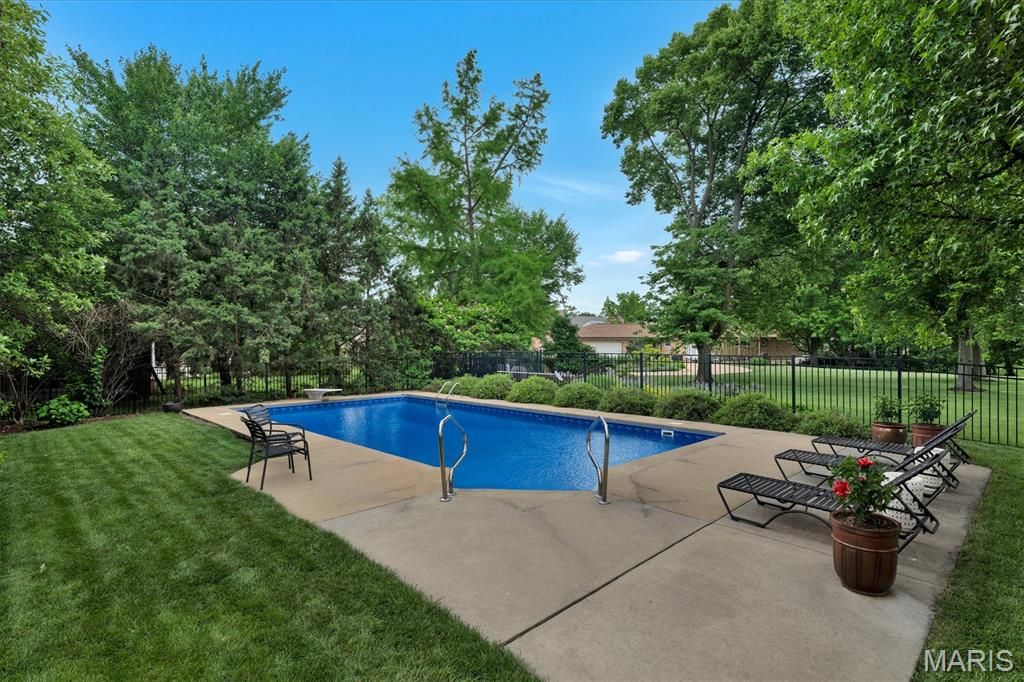 Image 59 of property listing at 5949 Highfield Road, St Louis, MO 63109