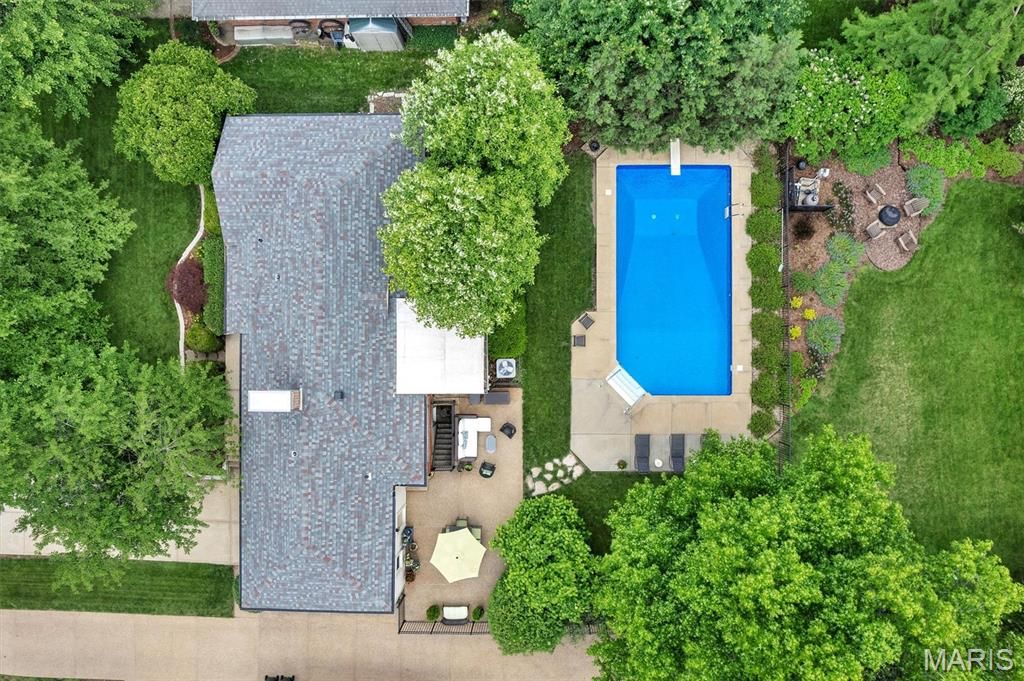 Image 71 of property listing at 5949 Highfield Road, St Louis, MO 63109
