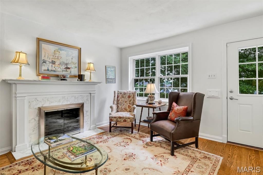Image 10 of property listing at 5949 Highfield Road, St Louis, MO 63109