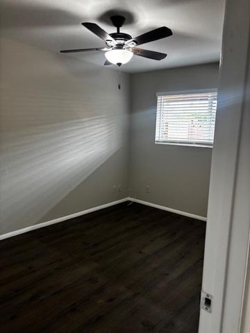 4819 E Cambridge Avenue Apt 1, Phoenix, AZ 85008