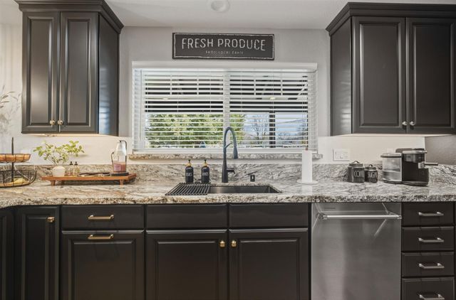 6348 Horseshoe Bar Rd, Loomis, CA 95650