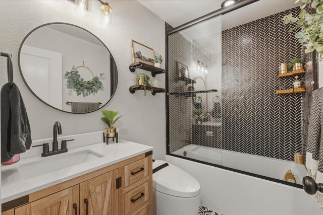 6348 Horseshoe Bar Rd, Loomis, CA 95650