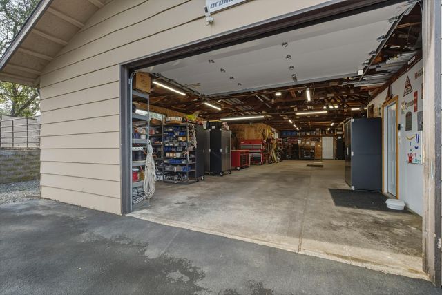 6348 Horseshoe Bar Rd, Loomis, CA 95650