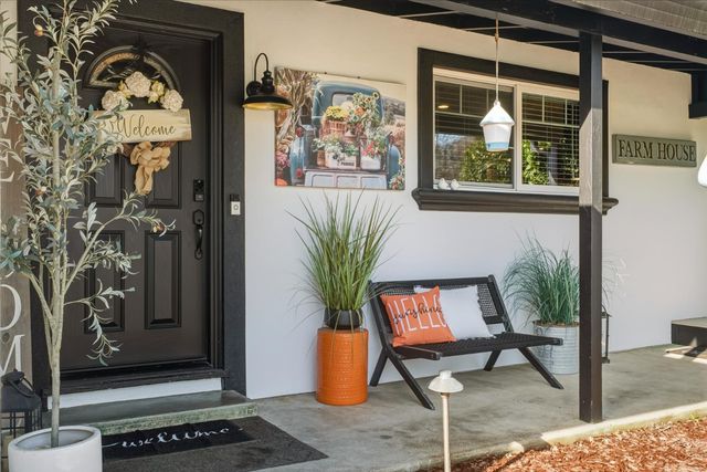 6348 Horseshoe Bar Rd, Loomis, CA 95650