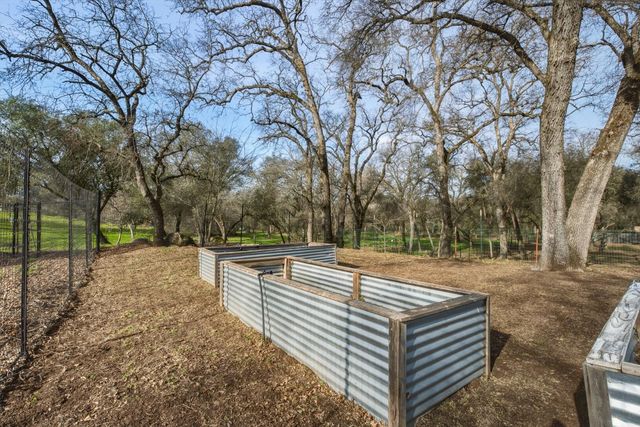 6348 Horseshoe Bar Rd, Loomis, CA 95650