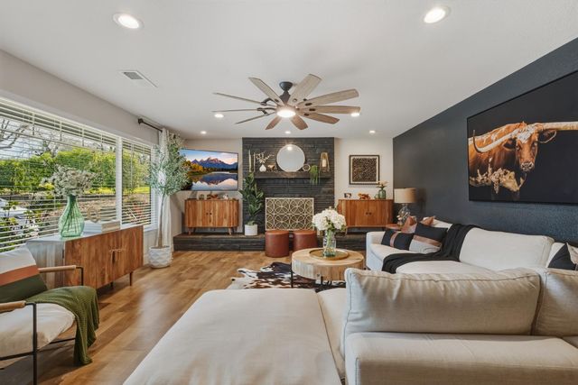 6348 Horseshoe Bar Rd, Loomis, CA 95650