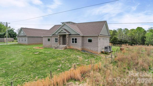 48155 Ingram Road, New London, NC 28127
