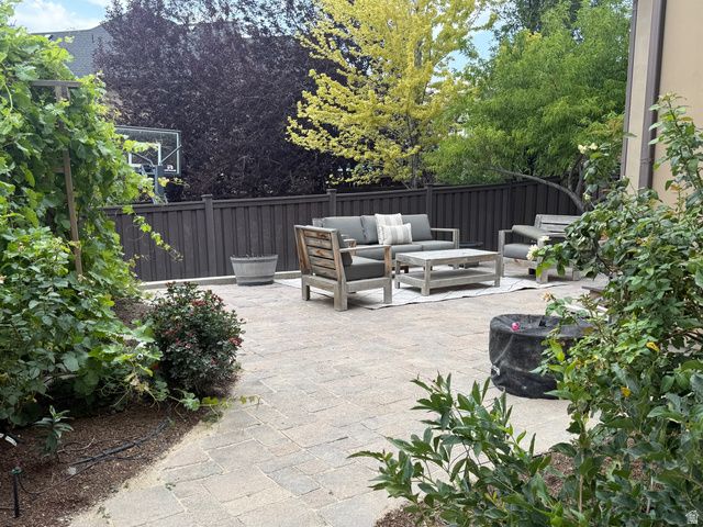 4929 N RAVENCREST LN, Lehi, UT 84048