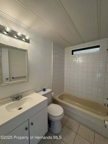 22 Hamilton Avenue, Palm Harbor, FL 34684