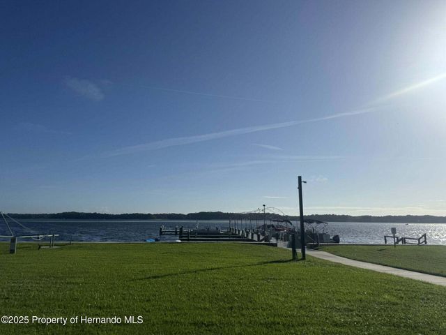 22 Hamilton Avenue, Palm Harbor, FL 34684