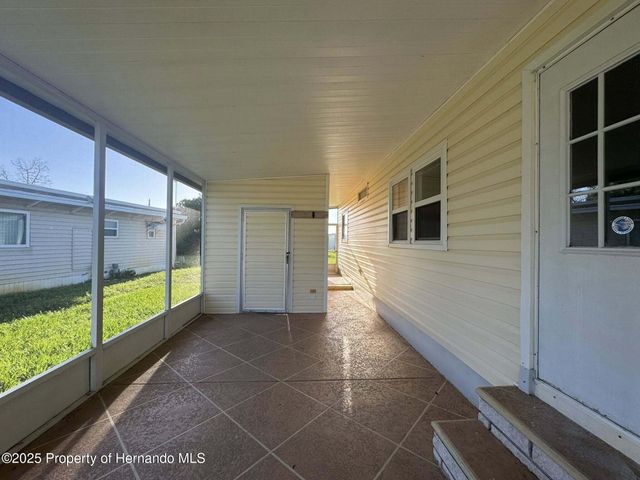 22 Hamilton Avenue, Palm Harbor, FL 34684