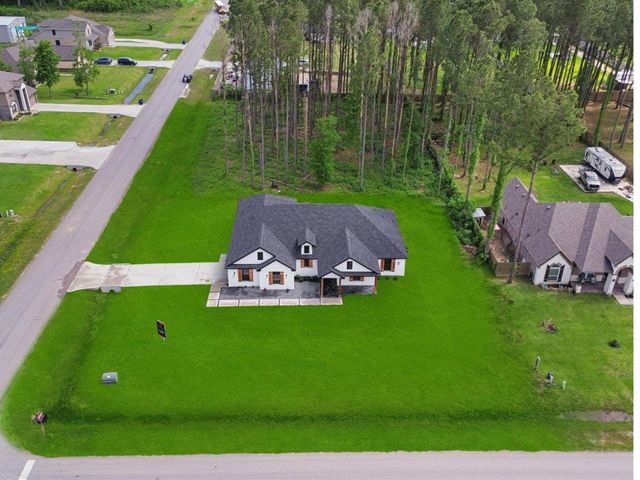 679 Road 66111, Dayton, TX 77535