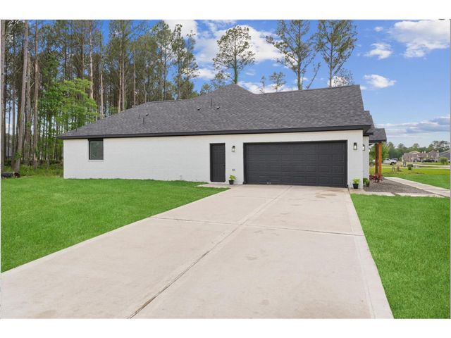 679 Road 66111, Dayton, TX 77535