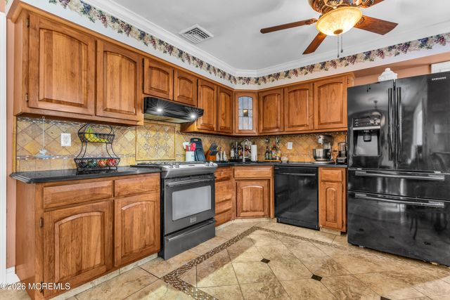 35 Dugan Lane, Toms River, NJ 08755
