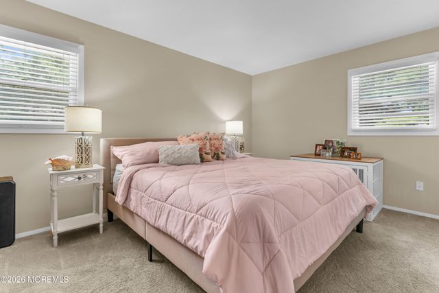 35 Dugan Lane, Toms River, NJ 08755