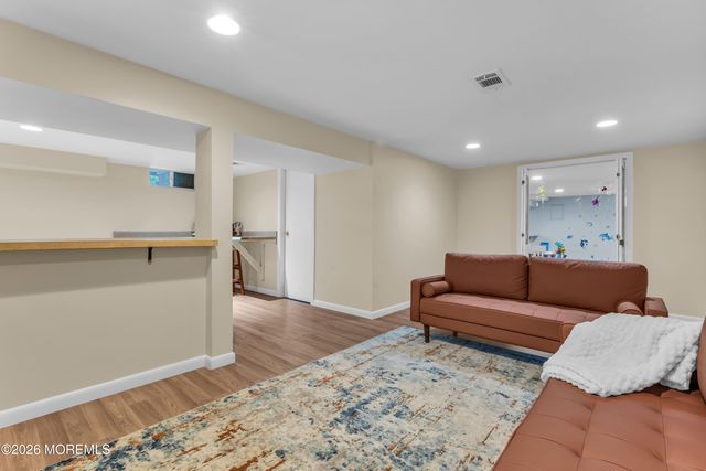 35 Dugan Lane, Toms River, NJ 08755