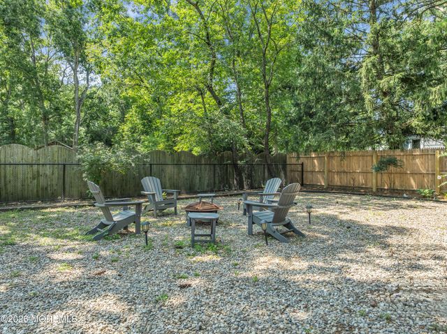 35 Dugan Lane, Toms River, NJ 08755