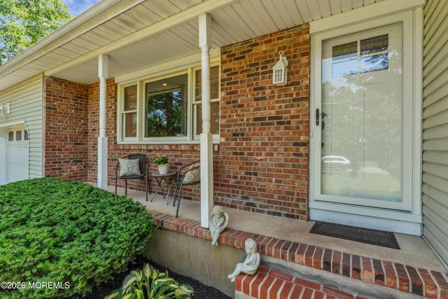 35 Dugan Lane, Toms River, NJ 08755