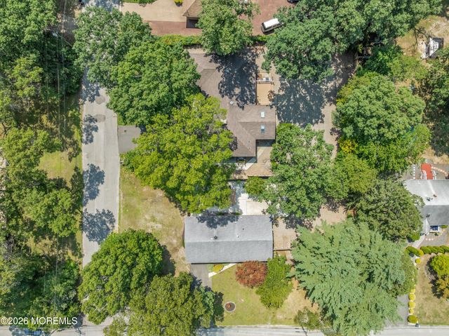 35 Dugan Lane, Toms River, NJ 08755