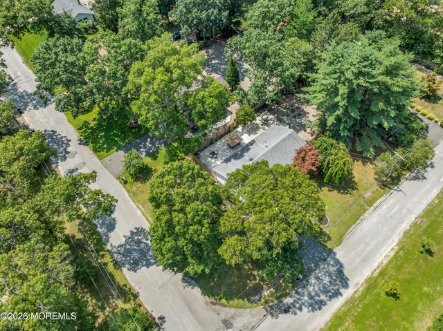 35 Dugan Lane, Toms River, NJ 08755