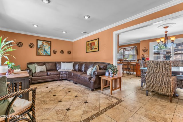 35 Dugan Lane, Toms River, NJ 08755