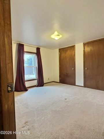 206 Holden Road, Holly Ridge, NC 28445